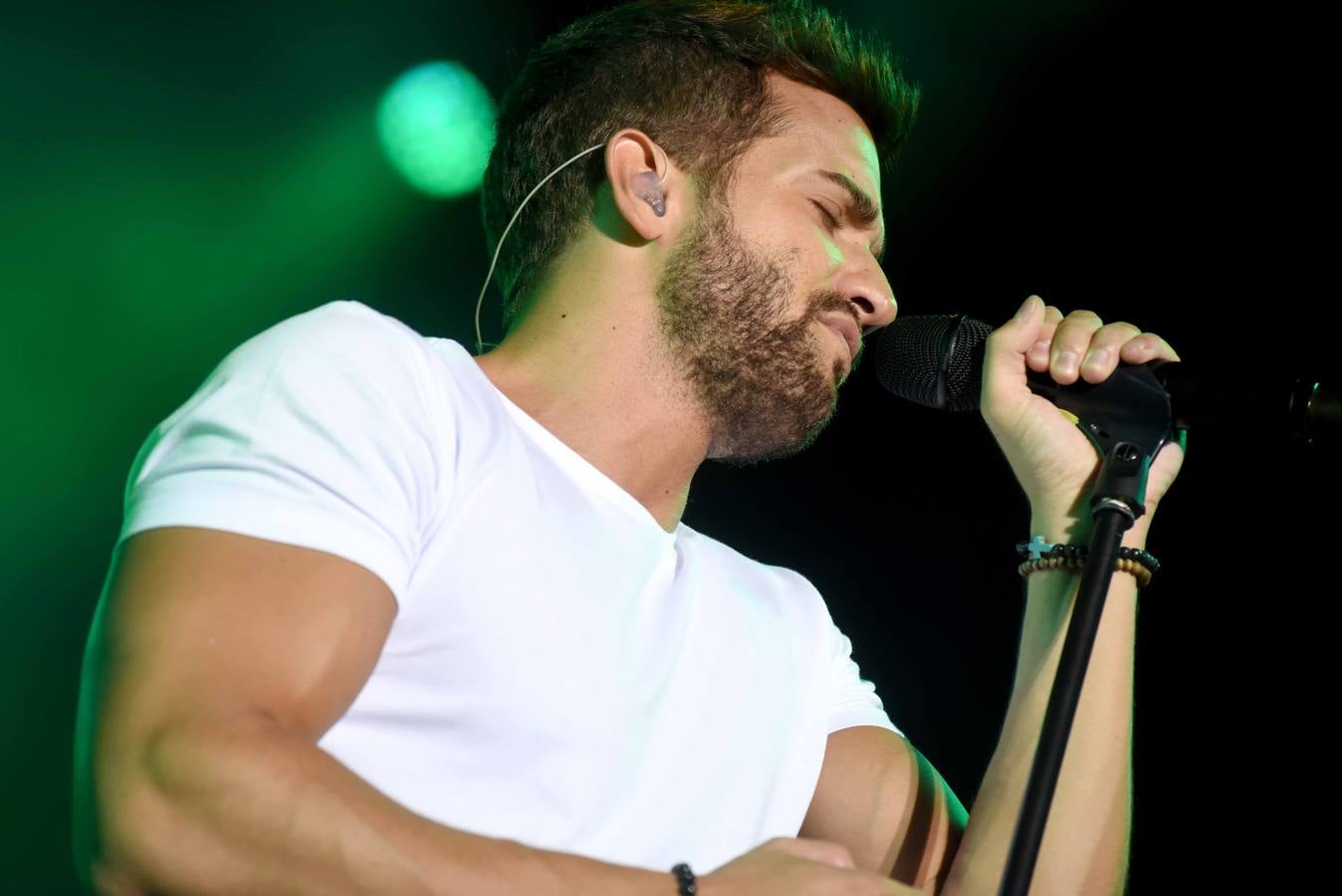 Pablo Alborán congrega a miles de fans en Murcia