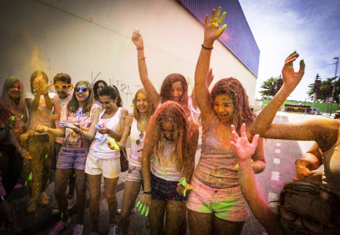 Polvos para dar color a la fiesta en Redován