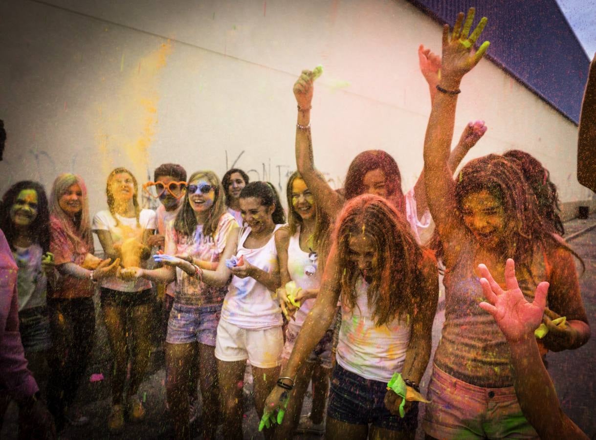 Polvos para dar color a la fiesta en Redován