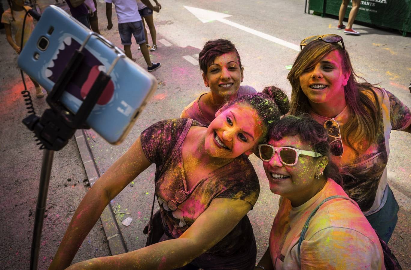 Polvos para dar color a la fiesta en Redován