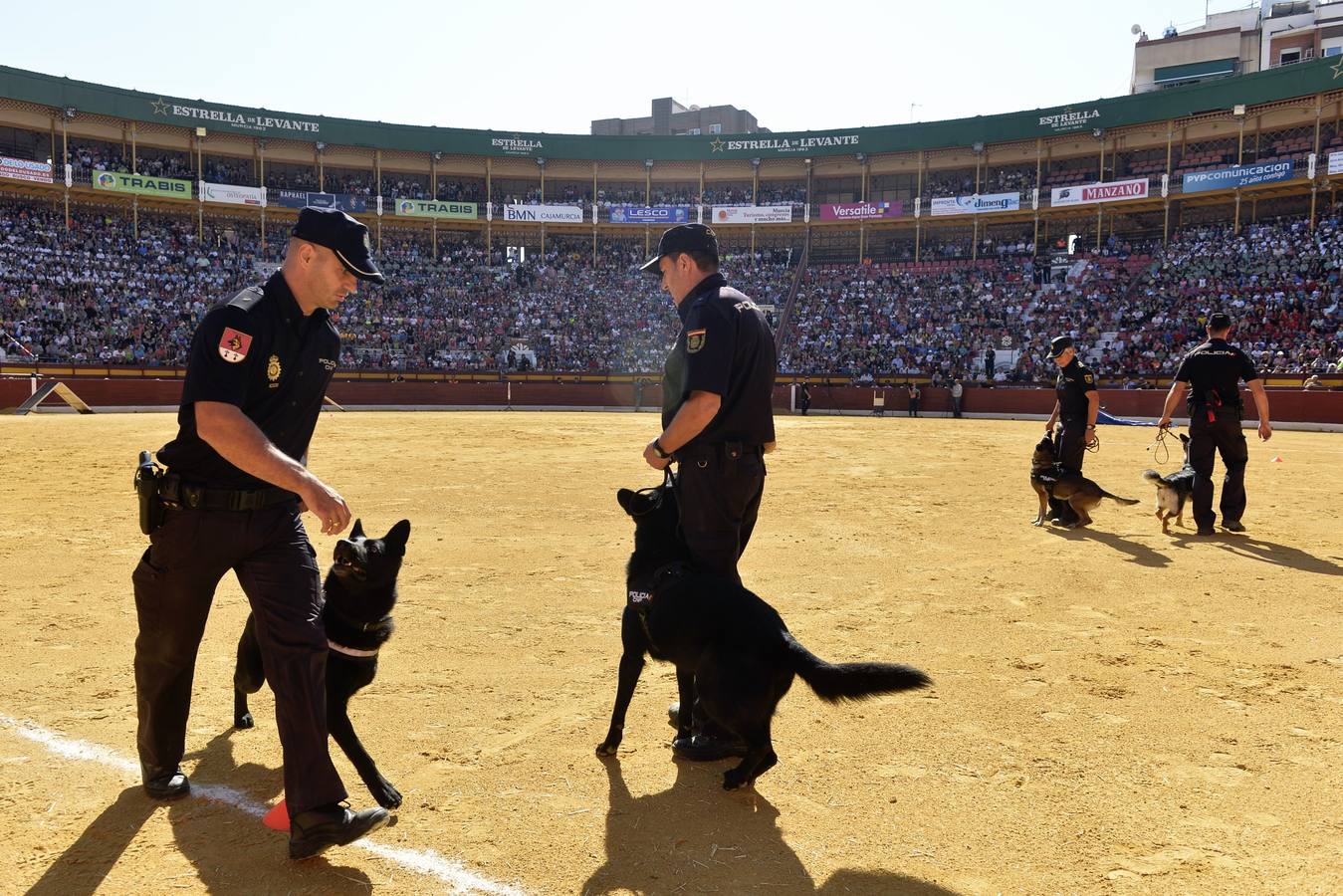 La Policía exhibe sus &#039;armas&#039;