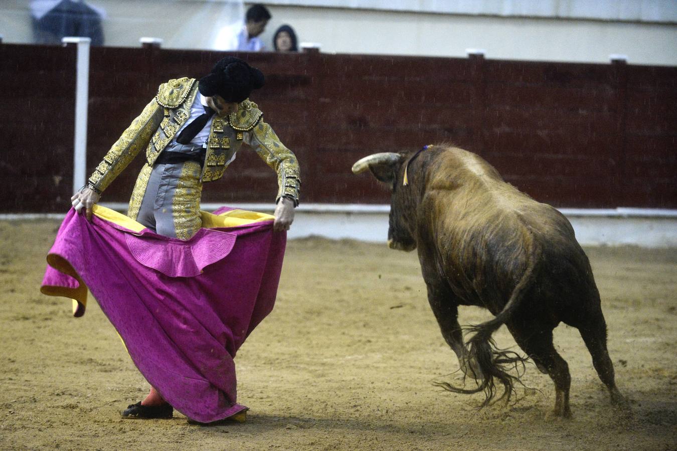 Antonio Puerta corta cuatro orejas y un rabo en la corrida de Abarán