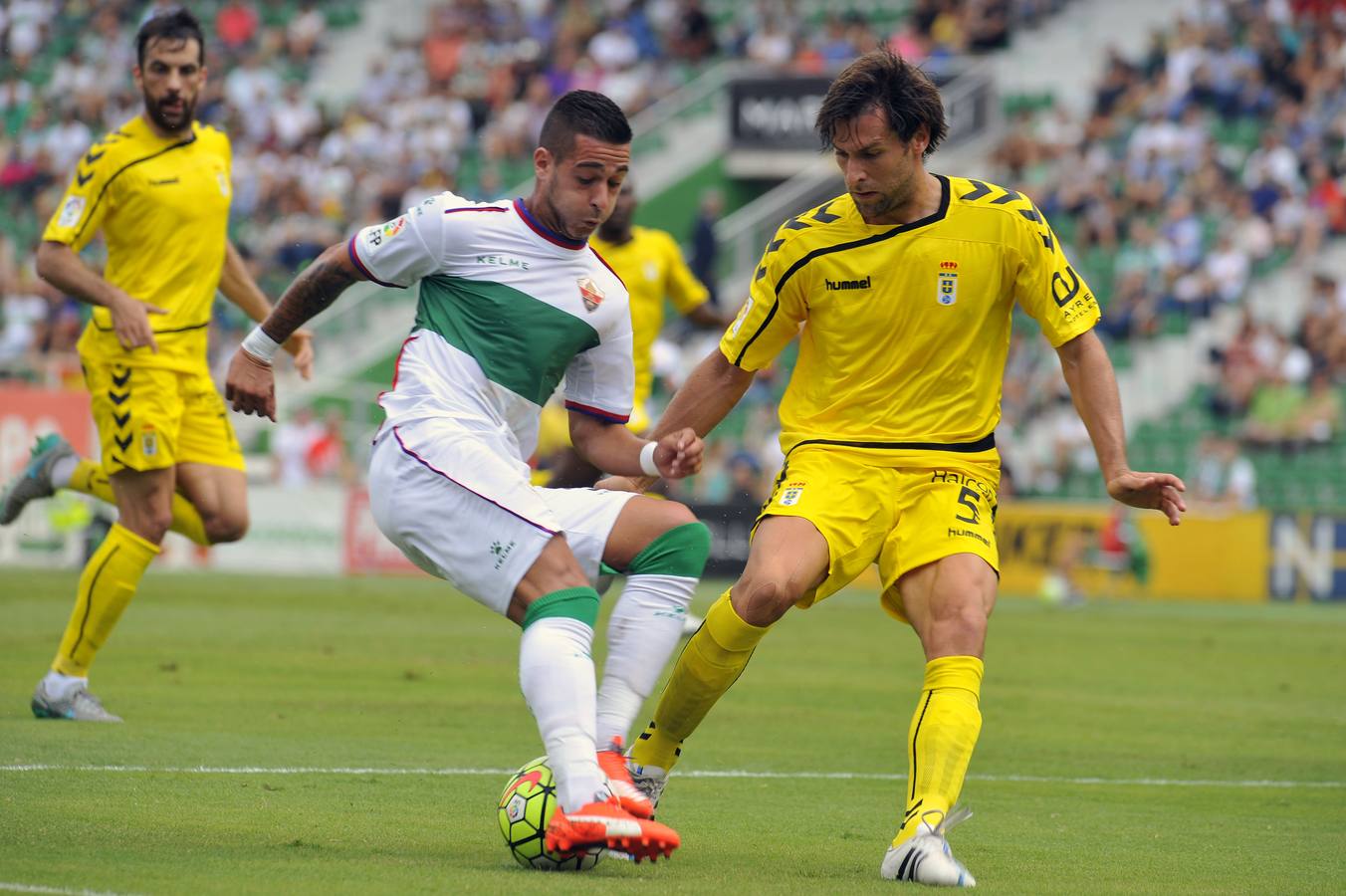 Partido entre el Elche y el Oviedo