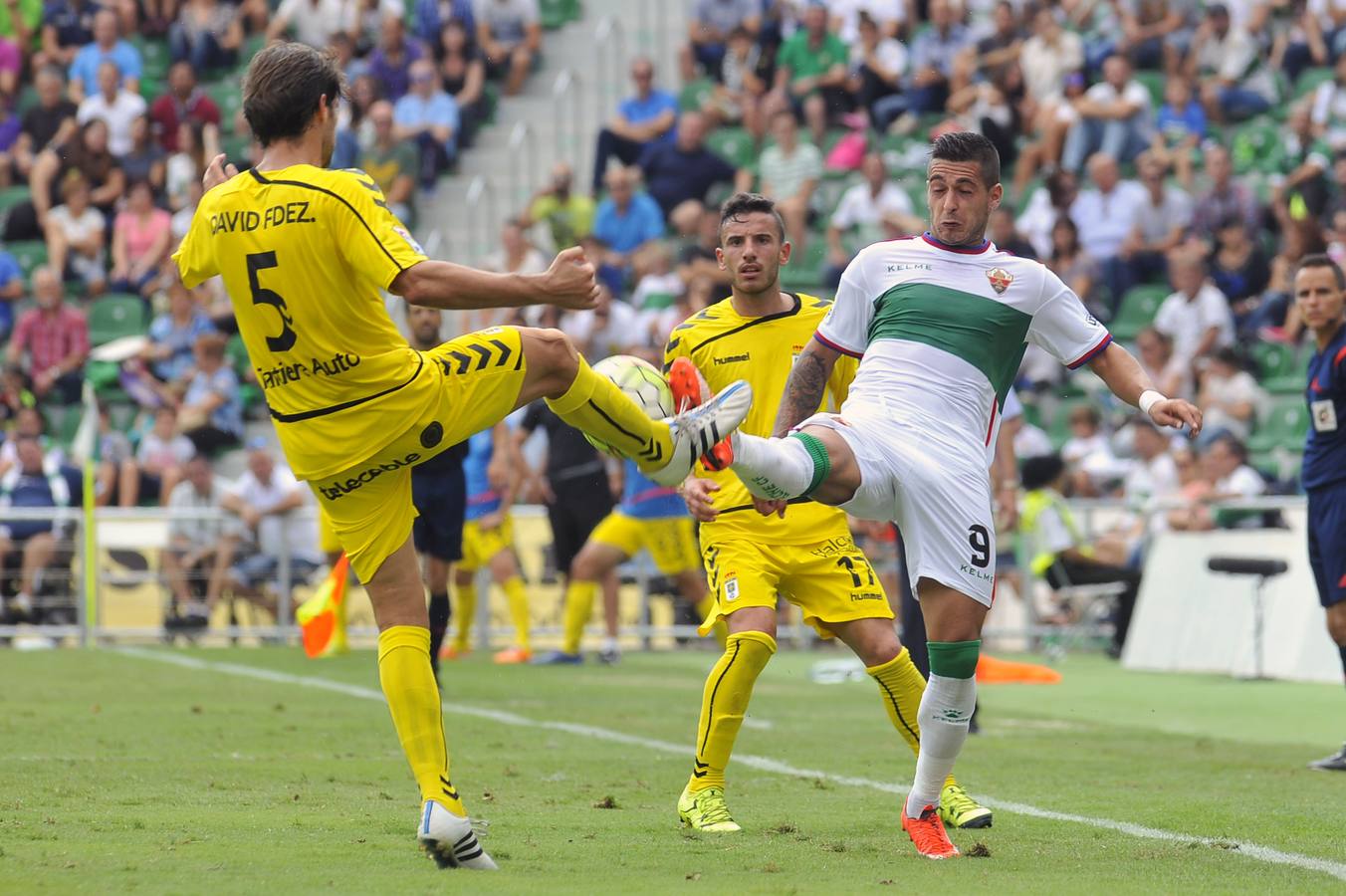 Partido entre el Elche y el Oviedo