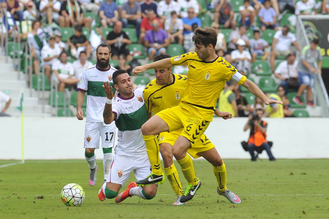 Partido entre el Elche y el Oviedo