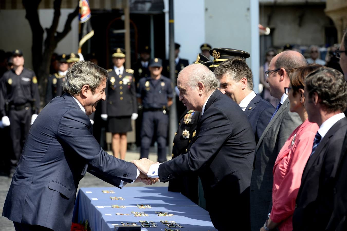 El ministro Fernández Díaz preside el acto central del Día de la Policía