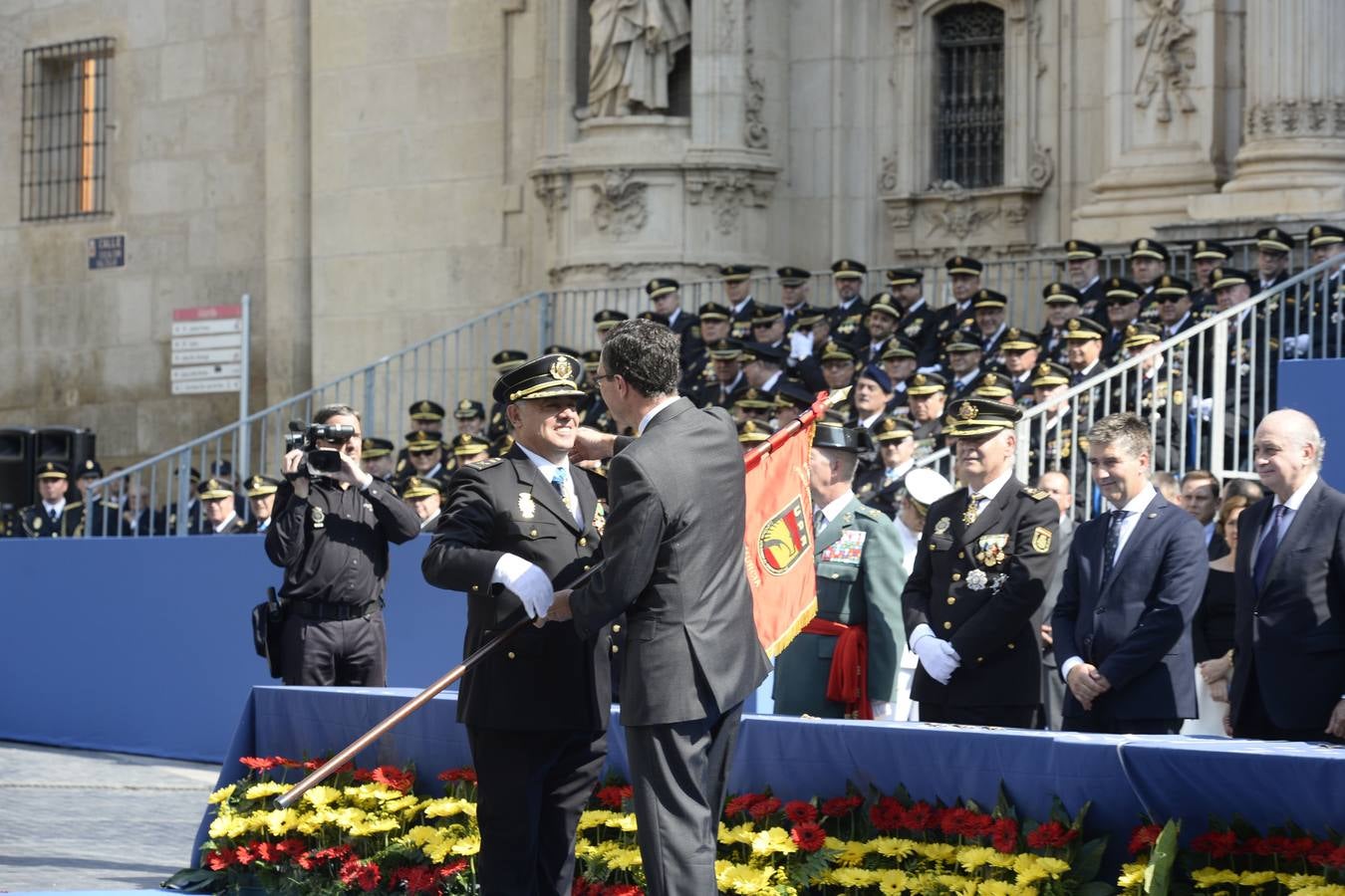 El ministro Fernández Díaz preside el acto central del Día de la Policía