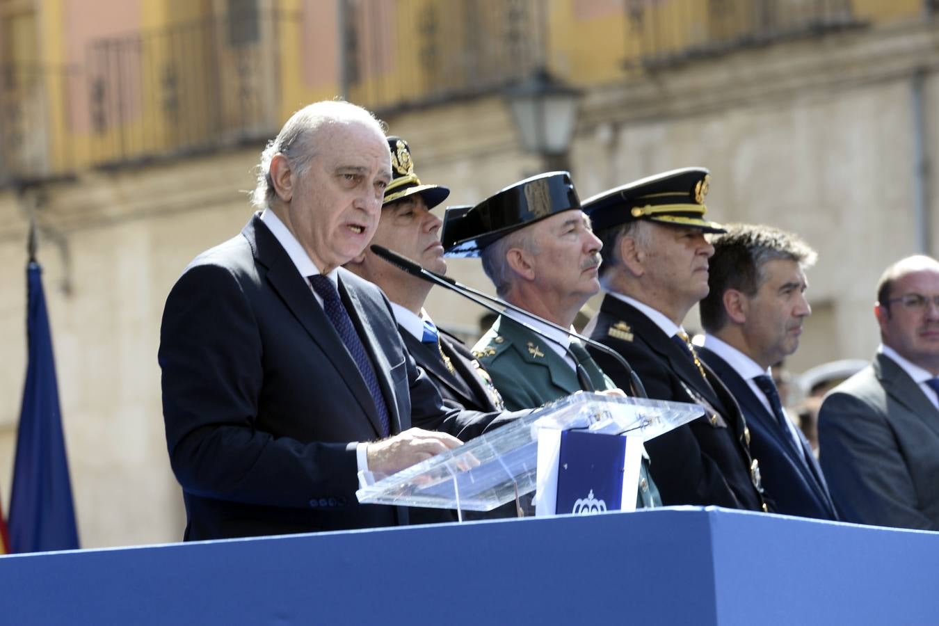 El ministro Fernández Díaz preside el acto central del Día de la Policía