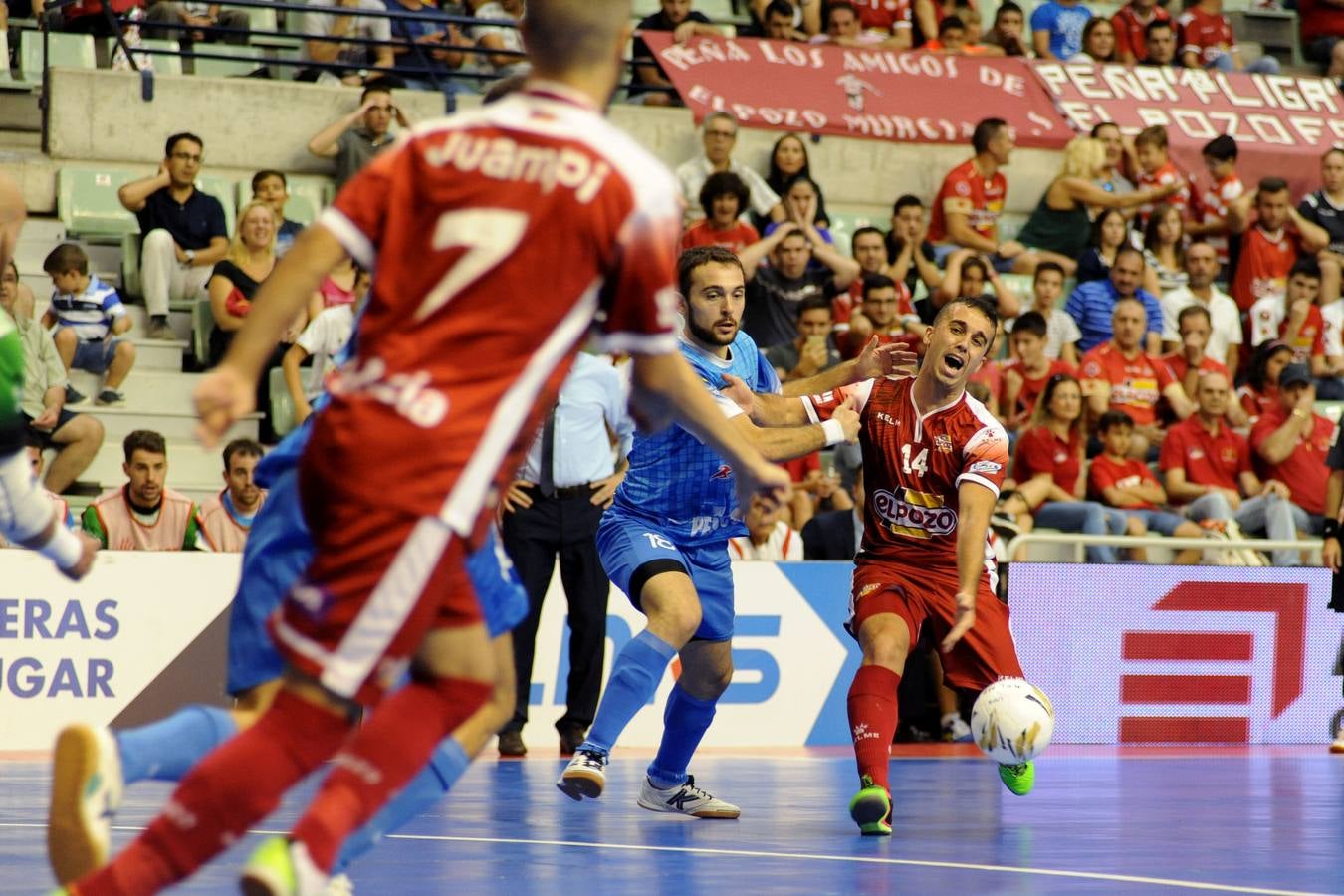 Las mejores imágenes del choque entre ElPozo Murcia y el Peñíscola