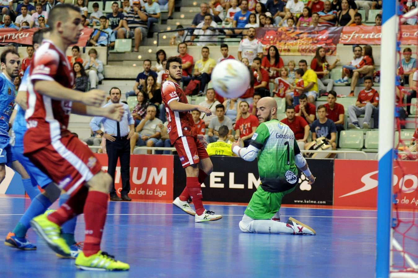 Las mejores imágenes del choque entre ElPozo Murcia y el Peñíscola