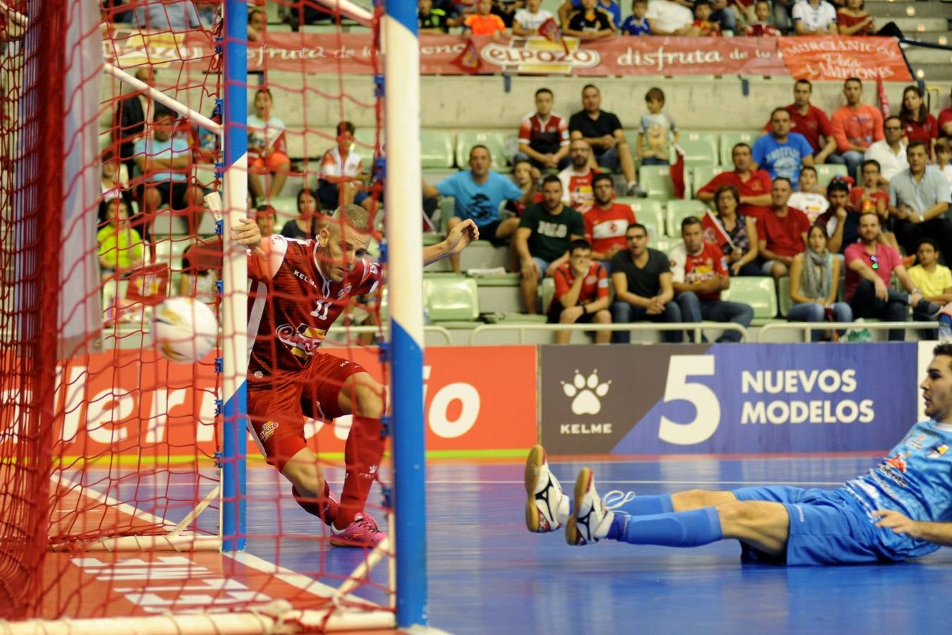 Las mejores imágenes del choque entre ElPozo Murcia y el Peñíscola