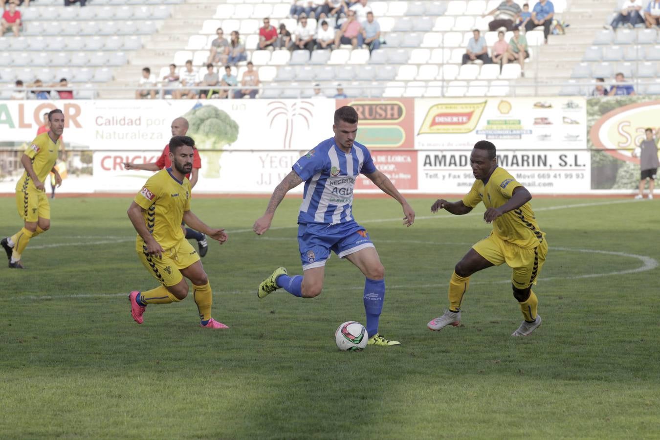 Las mejores imágenes del choque entre La Hoya y el Cádiz