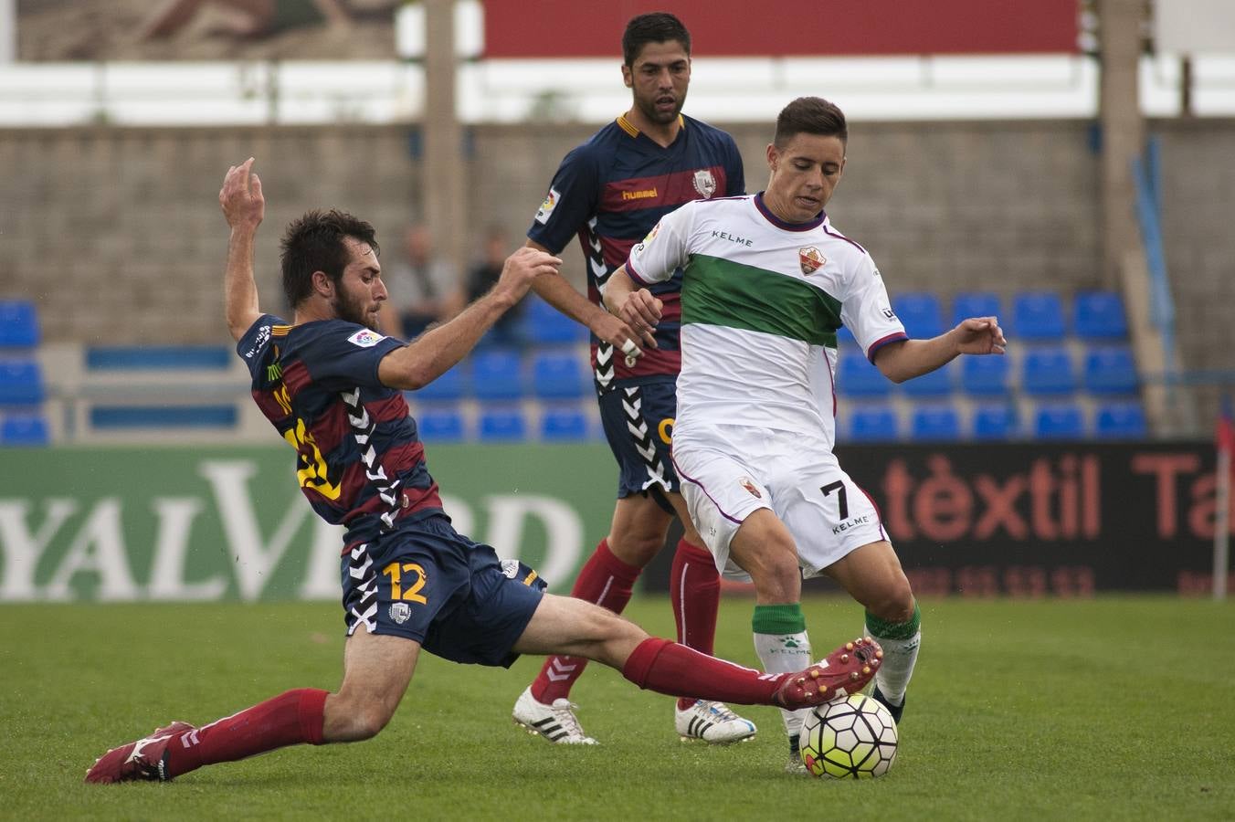 Las mejores imágenes del Llagostera - Elche (4-1)