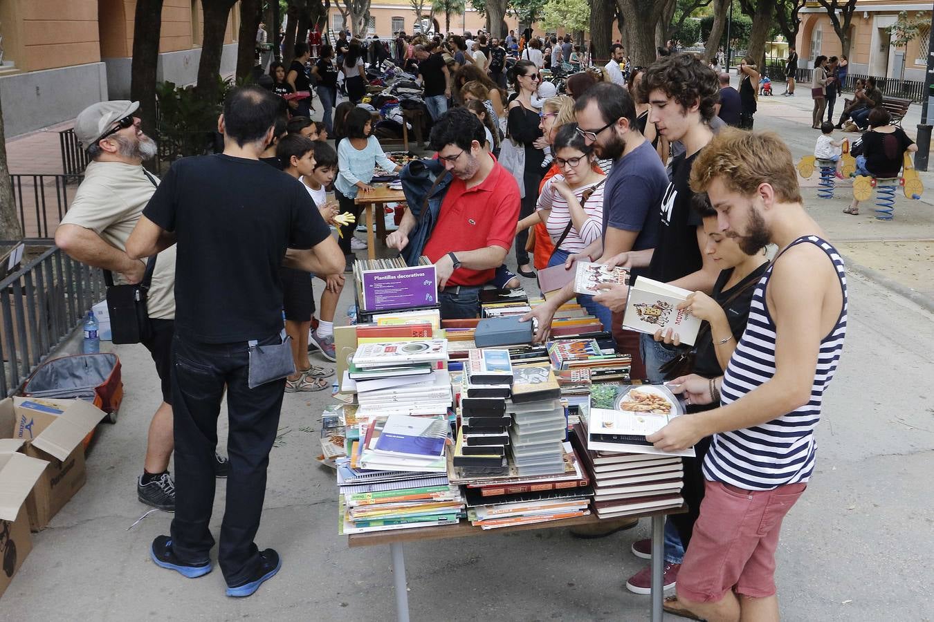 Nueva vida para los trastos de los vecinos de Vistabella