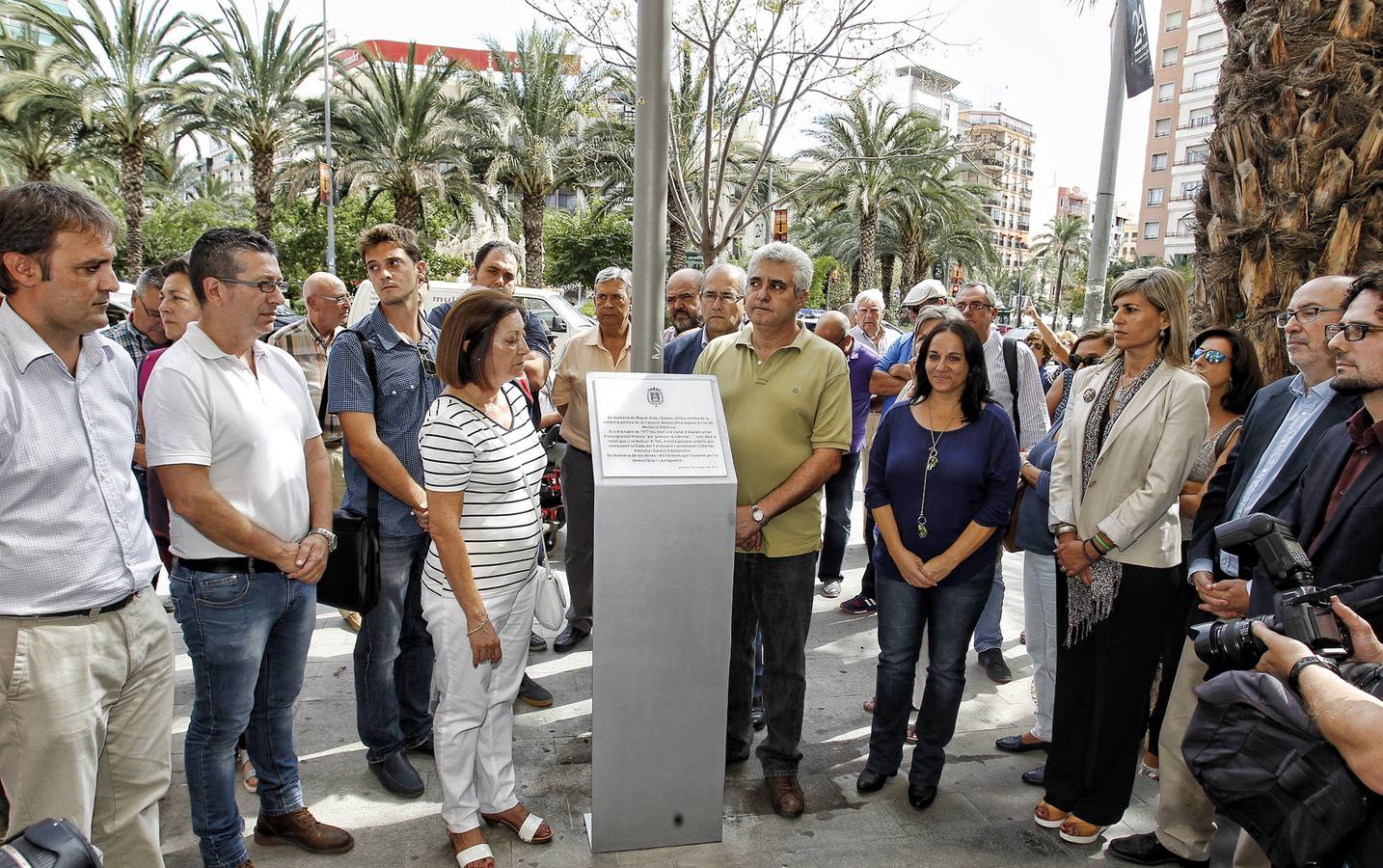 Placa de recuerdo a Miguel Grau