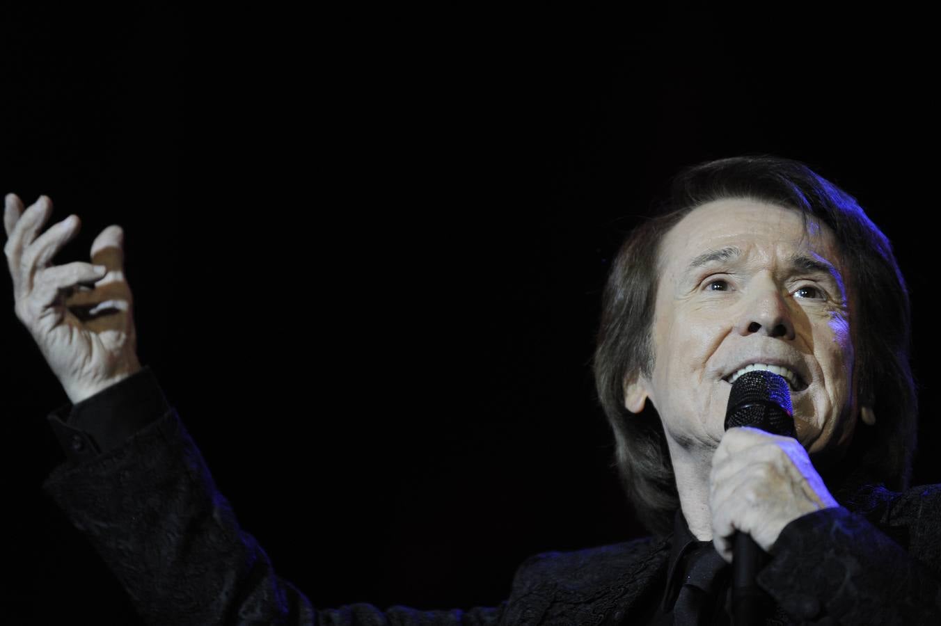 Raphael suena a orquesta