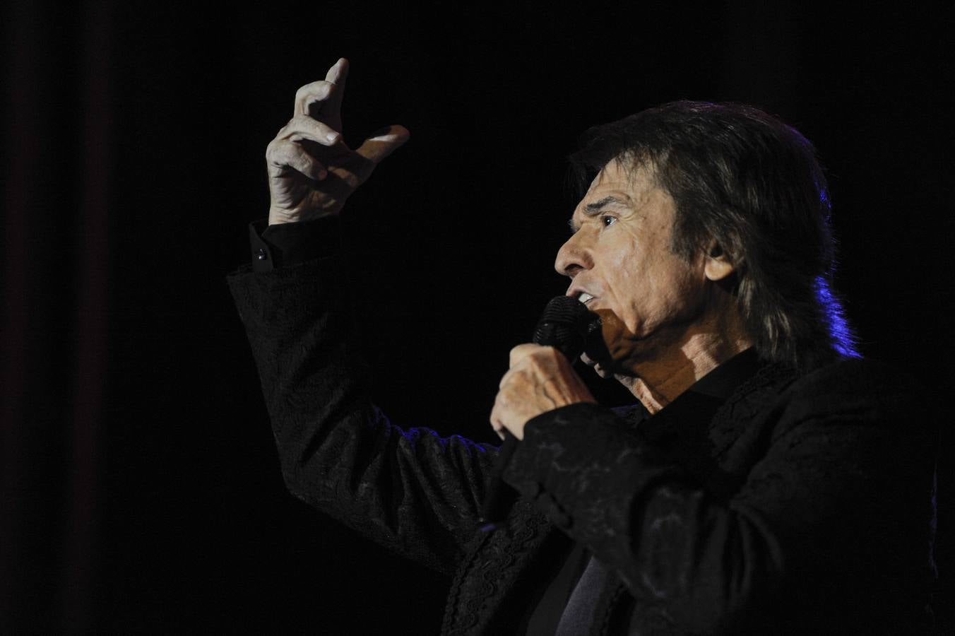 Raphael suena a orquesta