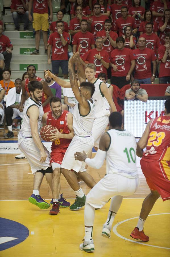 Los árbitros deciden el triunfo a favor de Unicaja (58-60)