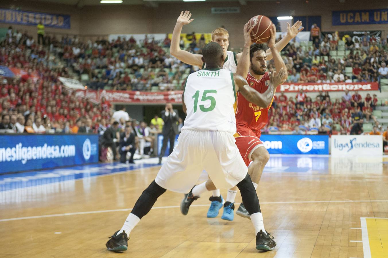 Los árbitros deciden el triunfo a favor de Unicaja (58-60)