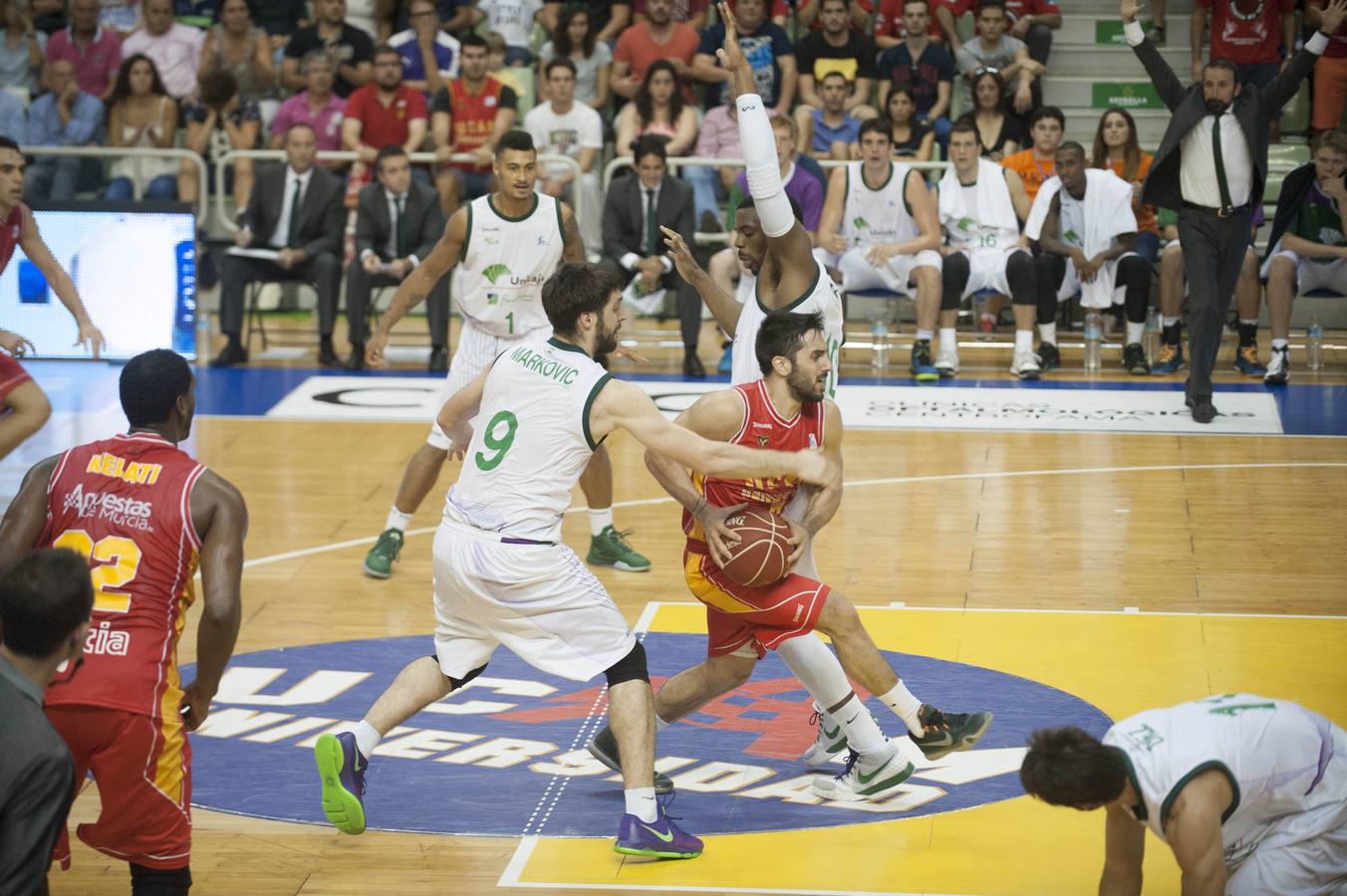 Los árbitros deciden el triunfo a favor de Unicaja (58-60)