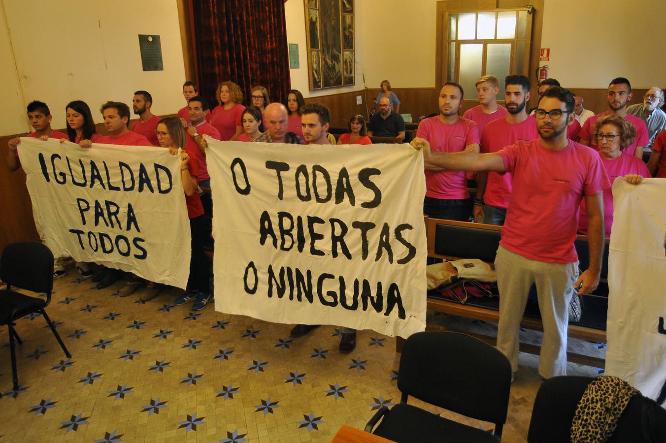 El PSOE niega que supiera la causa de la marcha de Vives y el PP pide dimisiones