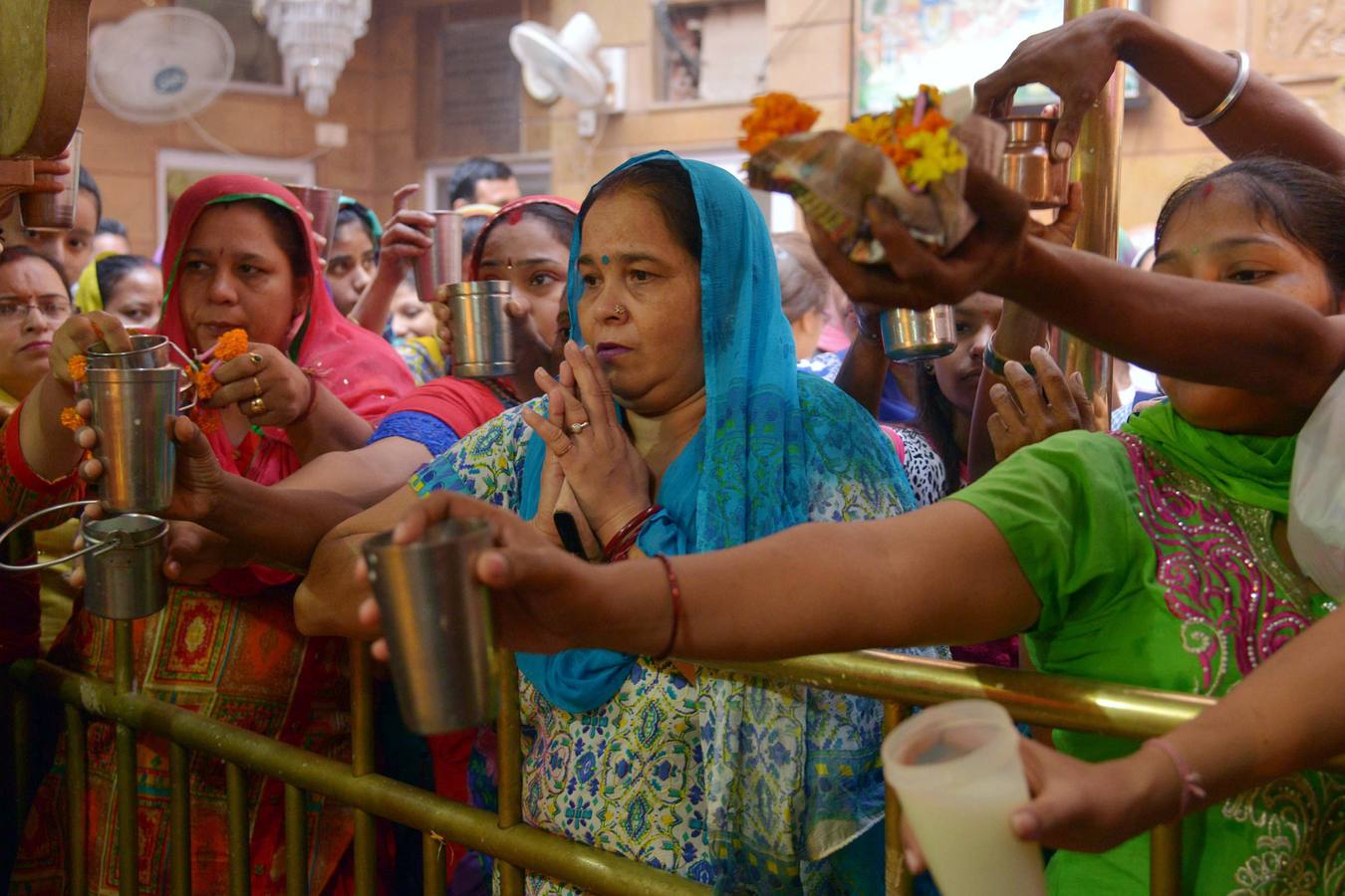 Ritmo y color en honor de Durga