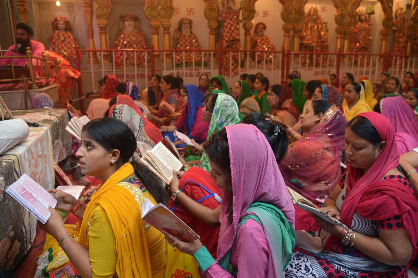 Ritmo y color en honor de Durga