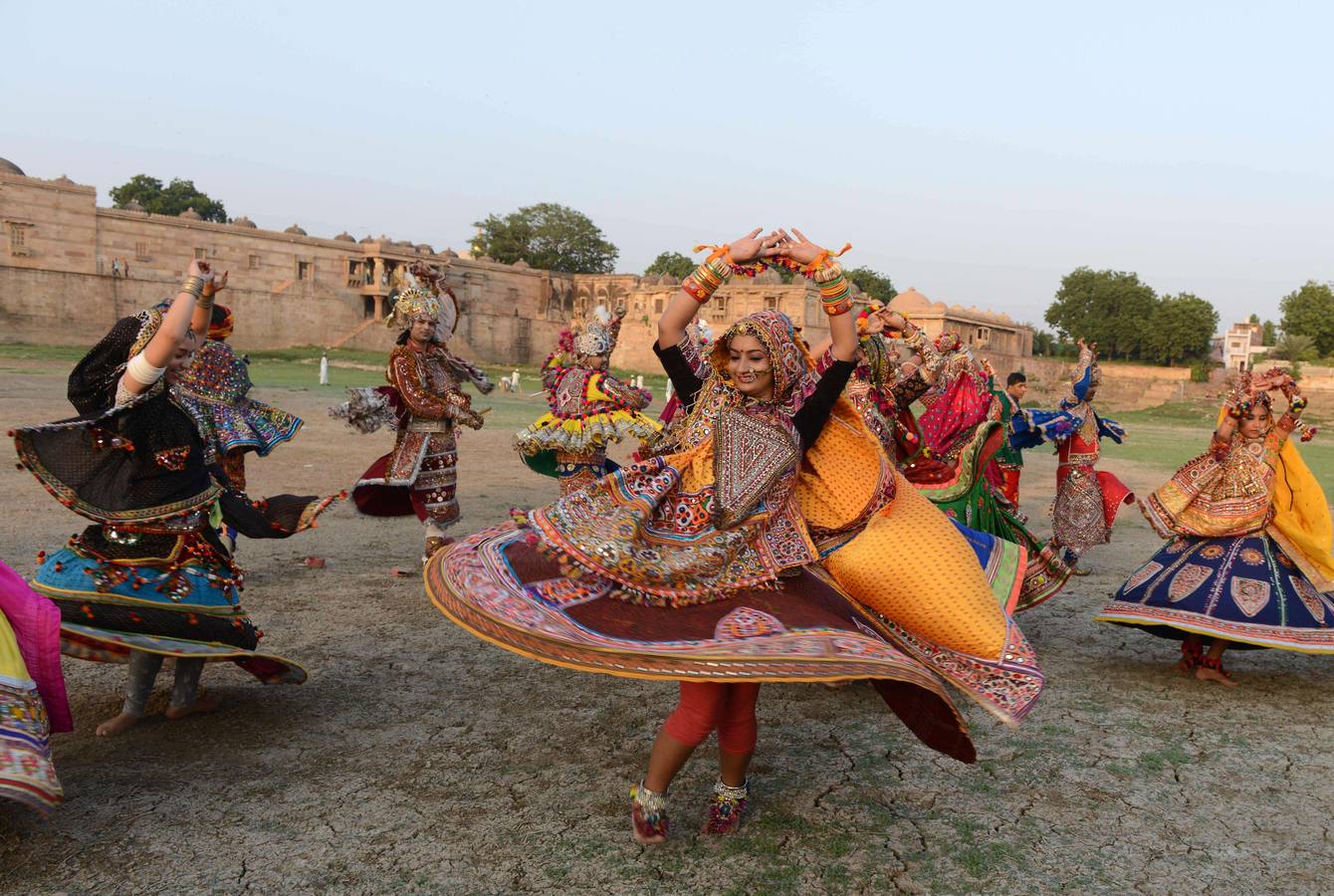 Ritmo y color en honor de Durga