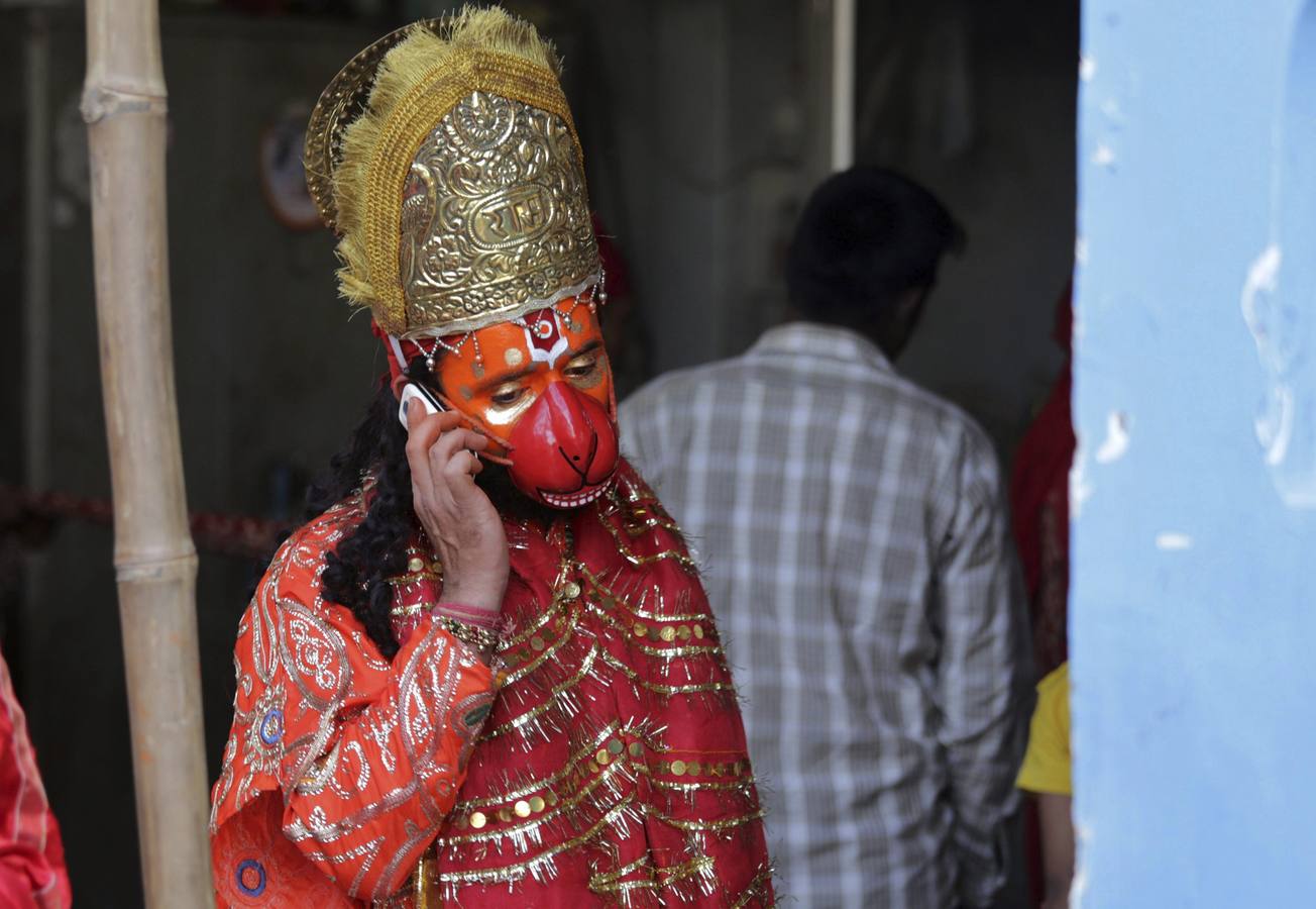 Ritmo y color en honor de Durga