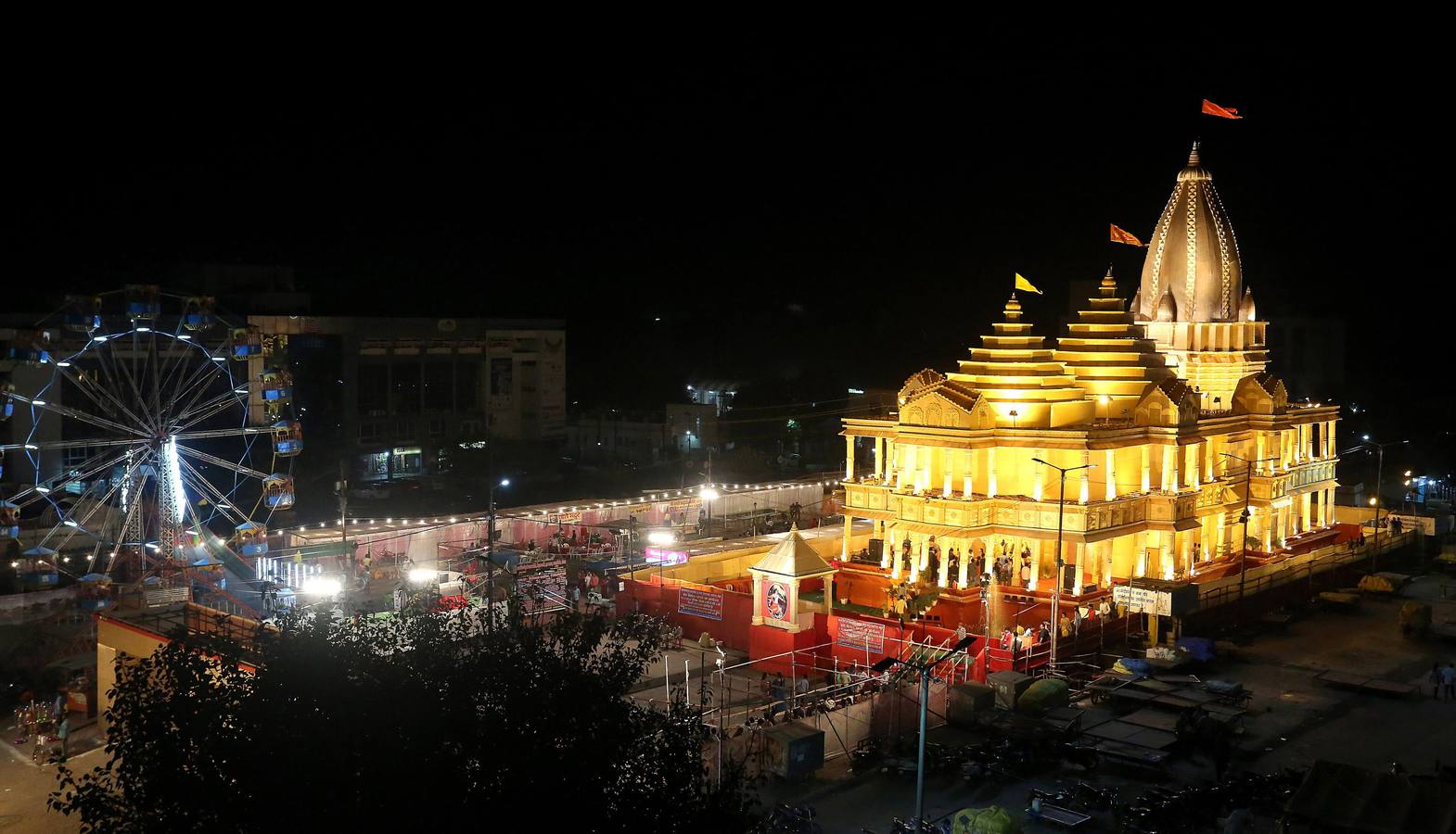 Ritmo y color en honor de Durga