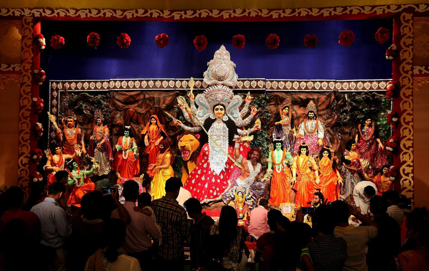 Ritmo y color en honor de Durga