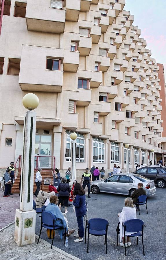 Desalojadas 150 personas de una residencia de ancianos por un incendio