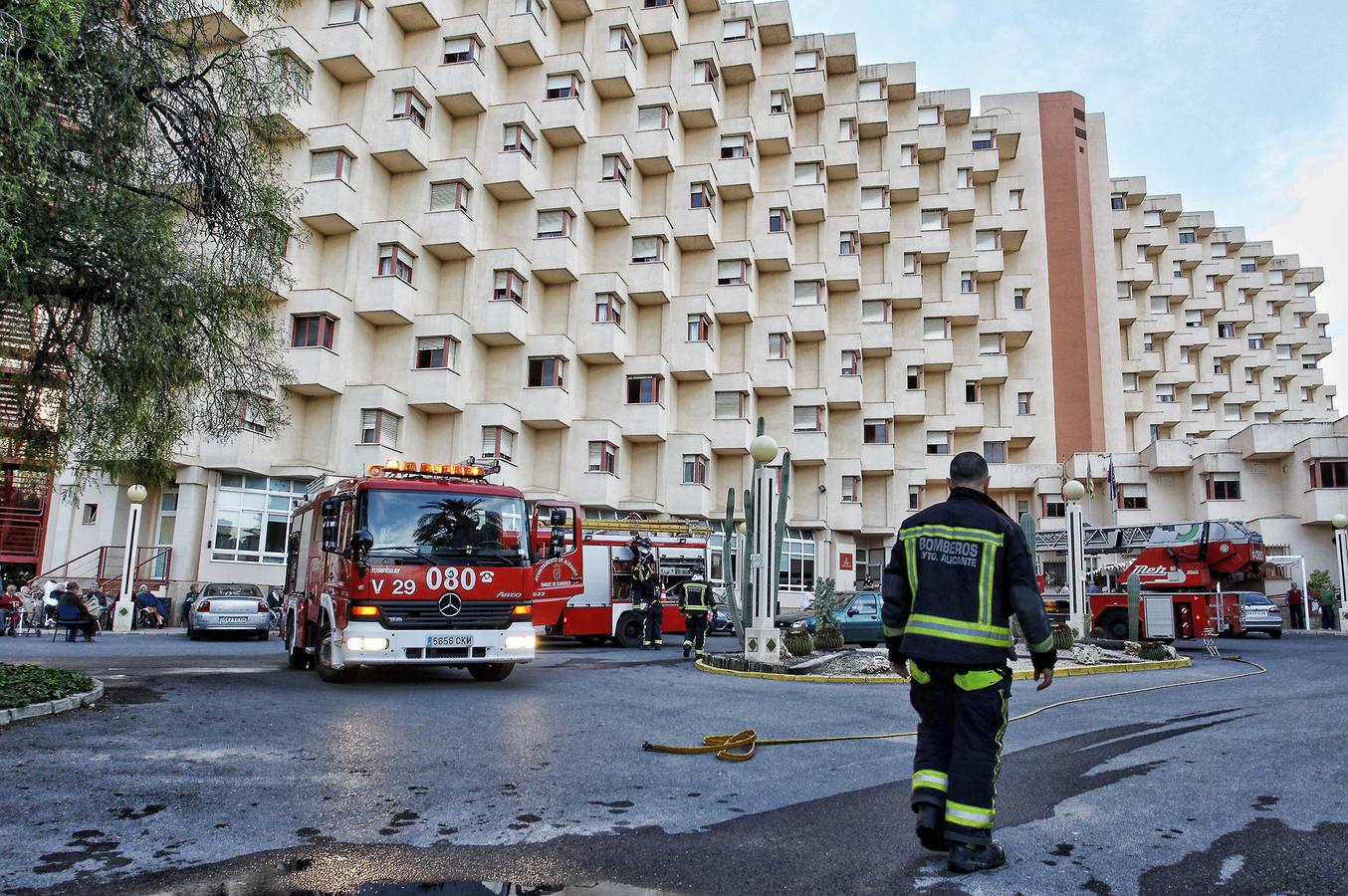 Desalojadas 150 personas de una residencia de ancianos por un incendio