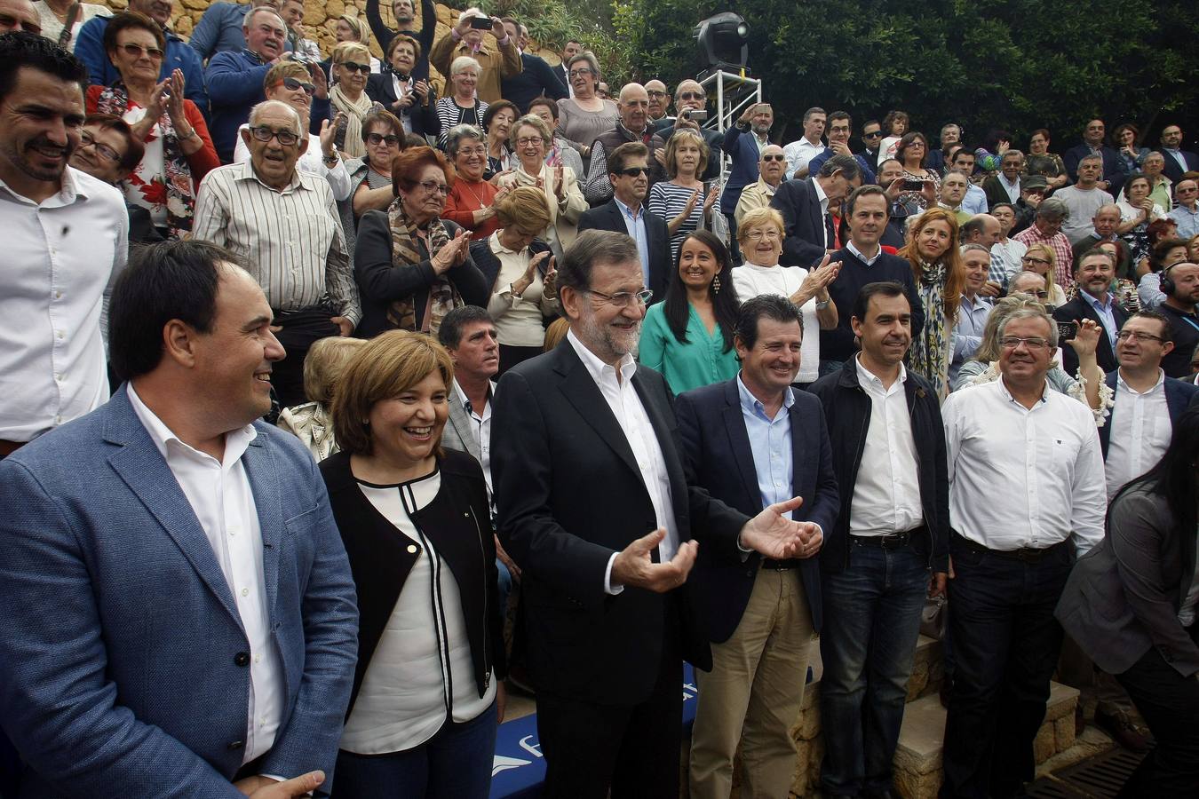 Mariano Rajoy clausura un acto en Finestrat y pasea por Calpe