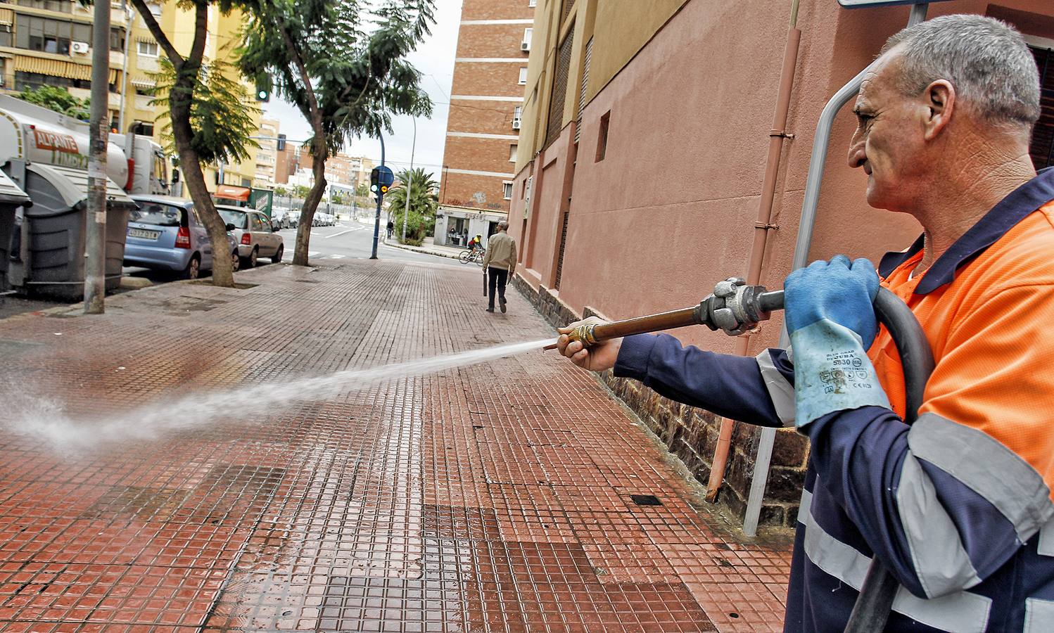 Limpieza en en barrio Gran Vía Sur