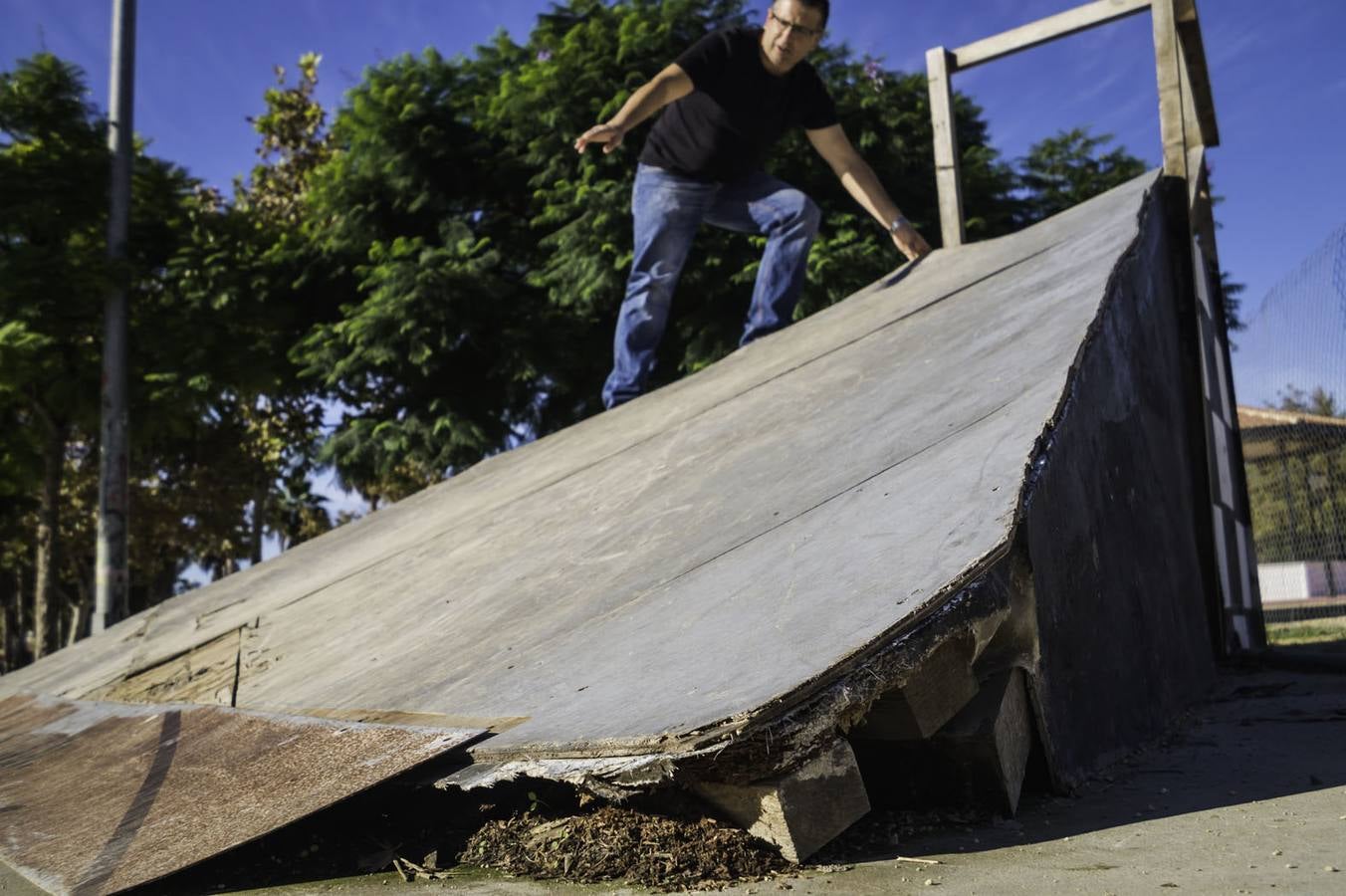 El PP denuncia el mal estado de la pista de patinaje de la Plaza Béjar