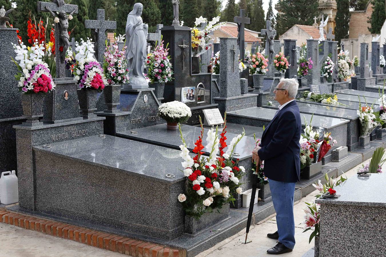 La Región recuerda a sus difuntos