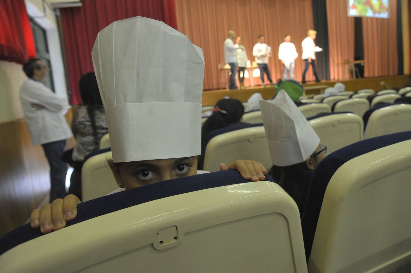 Pequeños cocineros aprenden los buenos hábitos alimenticios