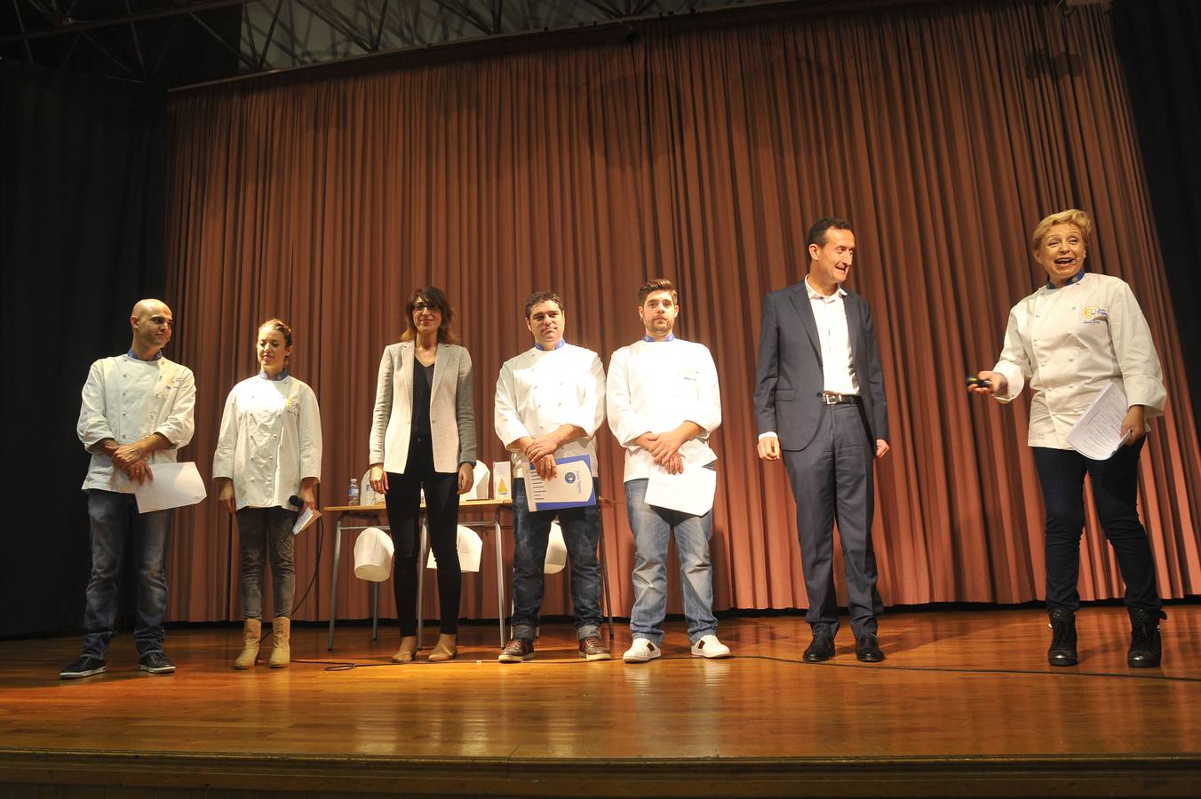 Pequeños cocineros aprenden los buenos hábitos alimenticios