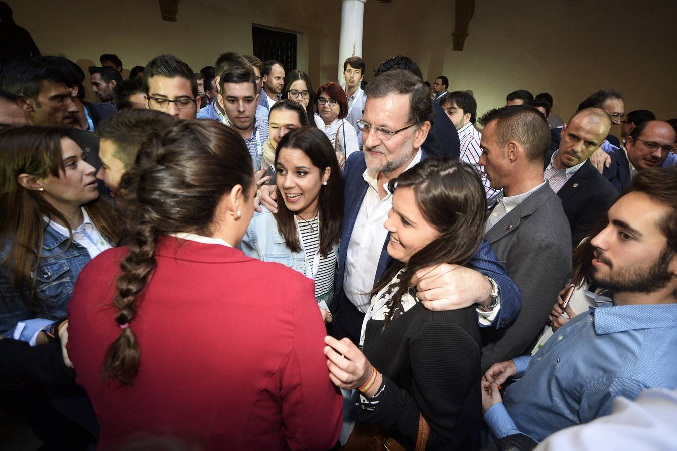 Rajoy se da un baño de masas en Lorca