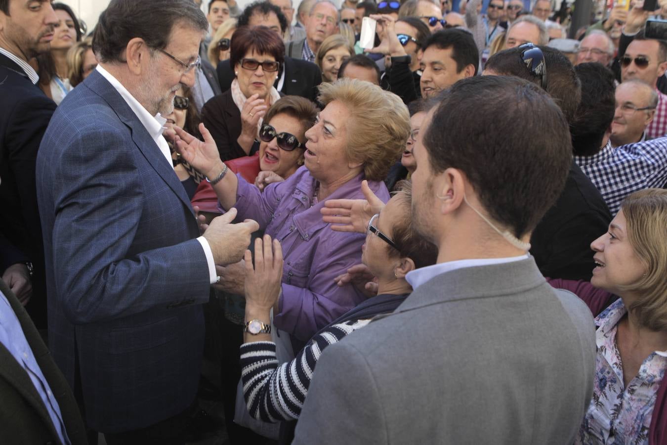 Rajoy se da un baño de masas en Lorca