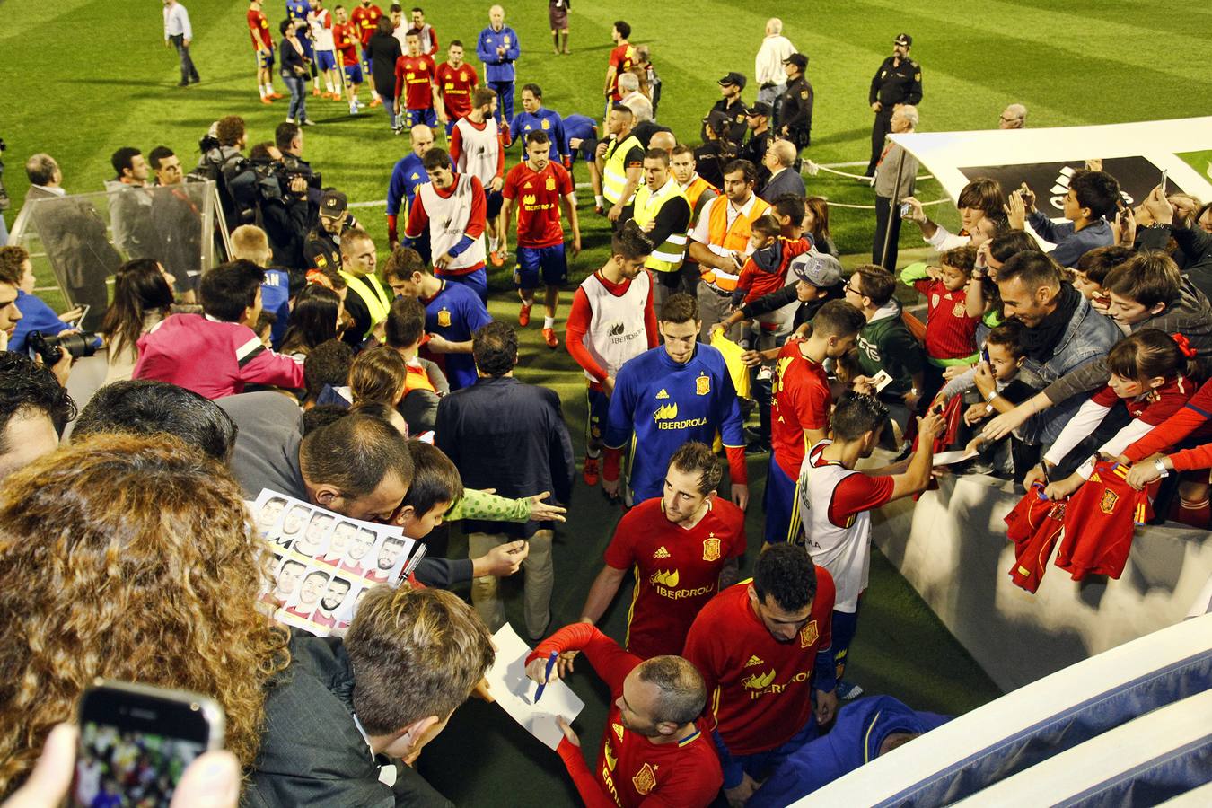 La selección española entrena en el Rico Pérez (II)