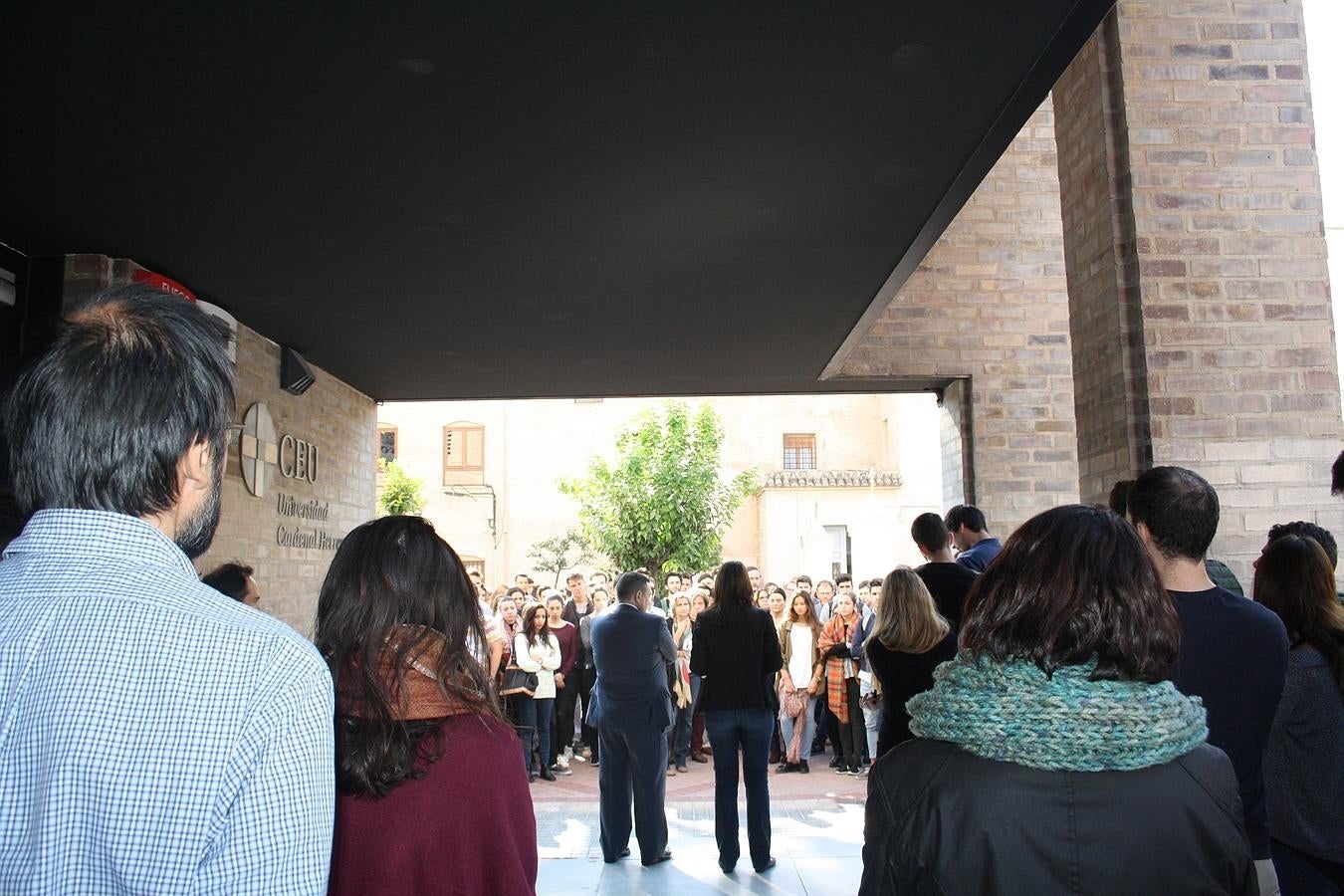 Minuto de silencio en la Universidad CEU de Elche. 