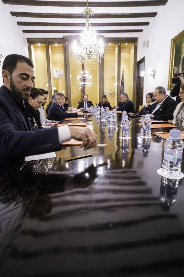 Los Moros y Cristianos de Orihuela inician el camino para lograr el Interés Turístico Nacional