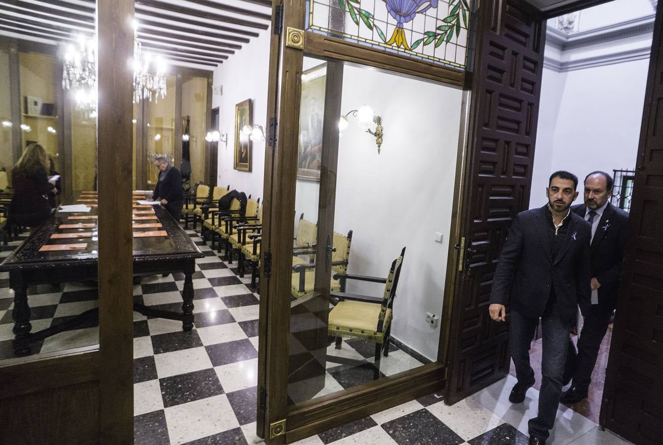 Los Moros y Cristianos de Orihuela inician el camino para lograr el Interés Turístico Nacional