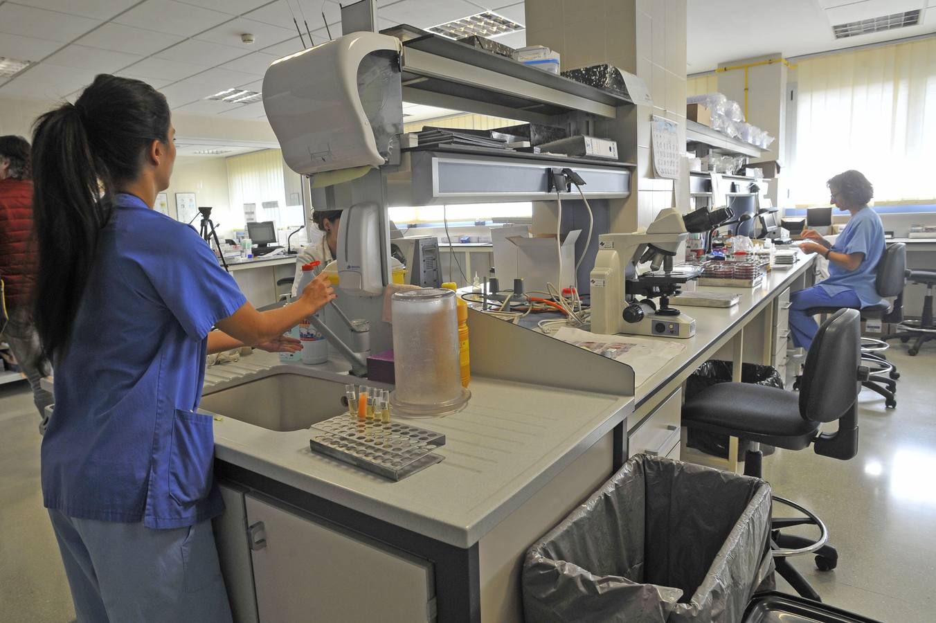 Carmen Montón visita el Hospital General de Elche