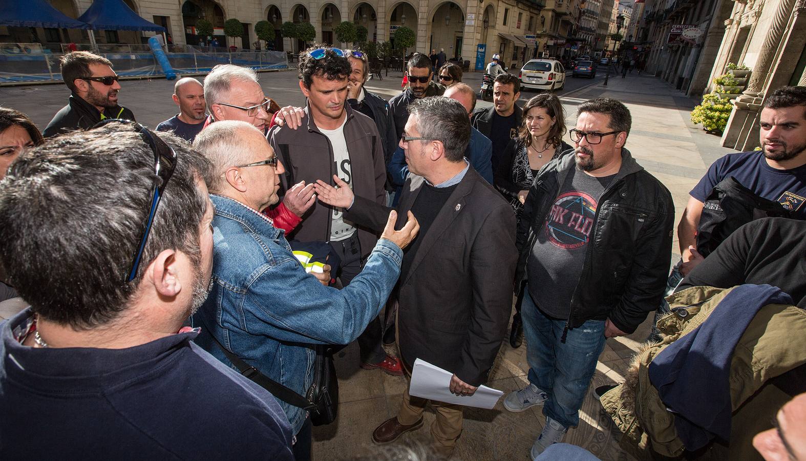 Los bomberos de Aliacnte preden el Pleno