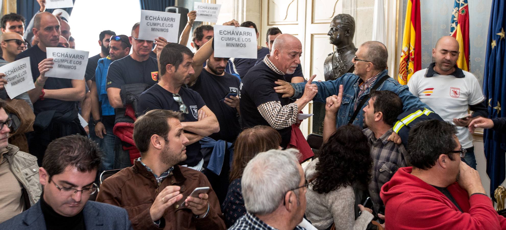 Los bomberos de Aliacnte preden el Pleno