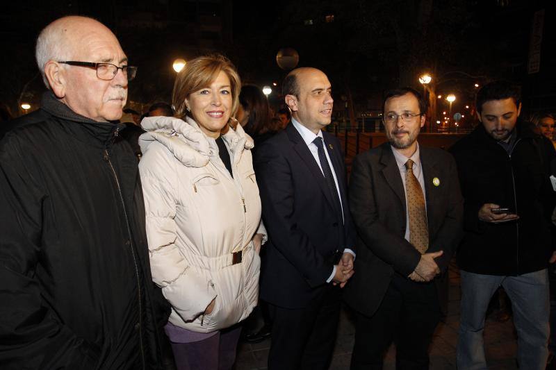 Pegada de carteles en Alicante