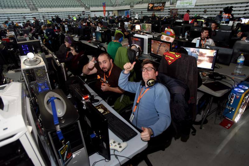 Segunda y multitudinaria jornada de Murcia Lan Party